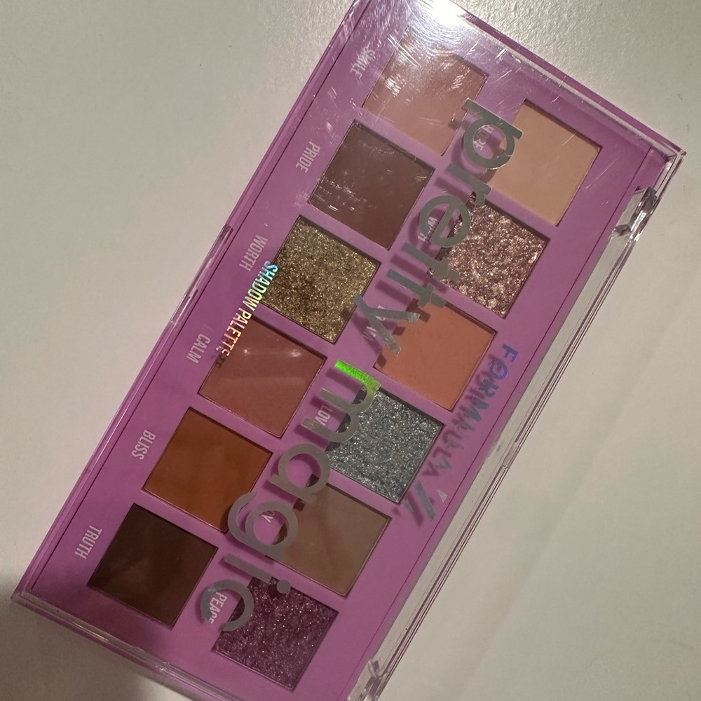 Pretty Magic Eyeshadow Palette - Vibrant Shades